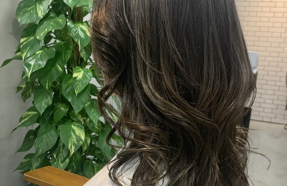 サラサラヘアの魅力を手に入れよう！ダメージヘアを徹底ケアする美容院